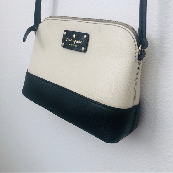 Kate Spade crossbody bag light beige and black - GUC. Silver metal adornments - Picture 2 of 12